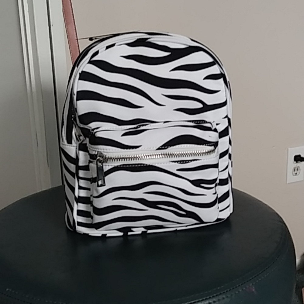 White/Black small forever 21 handbag/backpack